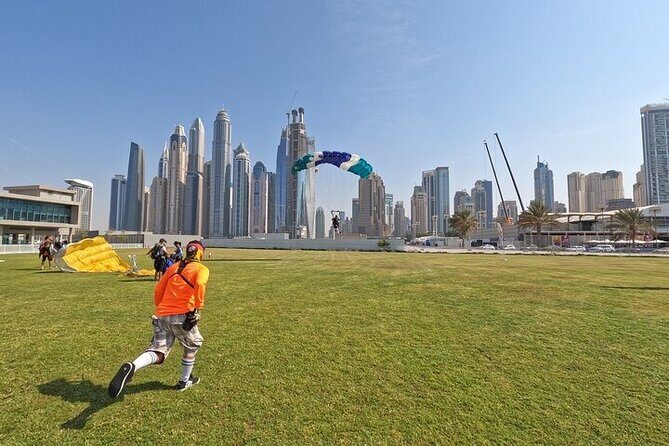 Tandem Skydive experience in Dubai - Practical rules that can affect whether you can go