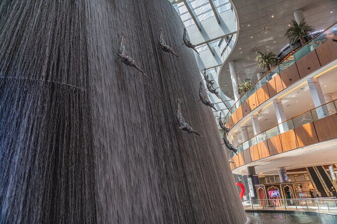 The Dubai Landmarks Tour - Burj Khalifa Area and Fountain Views: Seeing it big, not buying the ticket