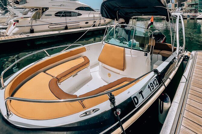The Dubai Landmarks Tour - Dubai Marina Stroll: Architecture, yachts, and quick picture time