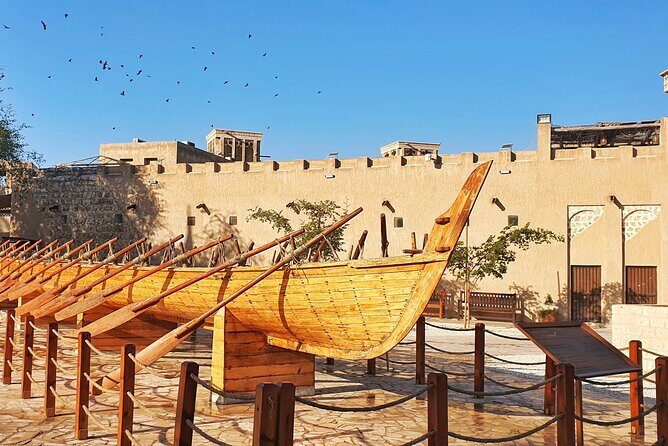 Top 10 places in Dubai with TourGuide - Deira Gold Souk: trading history with sparkle in the air