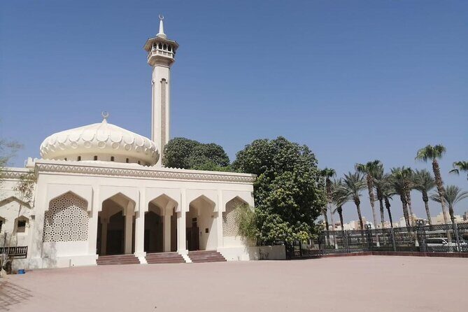 Visit Old Dubai History, Culture, Neighborhood Walking Tour - Al Bastakiya: historic houses, Creek-side context, and UAE basics