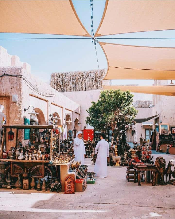 Walking Tour in Old Dubai Explor Heritage & Traditional Souq - Gold Souk and Spice Souk: Guided Context Plus Real Shopping Time