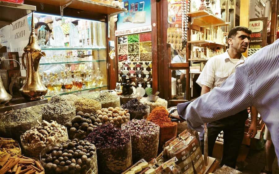 walking tour in old dubai, souks, abra boat, old town - Gold Souk: Tax-Free Shopping Streets and What to Watch For
