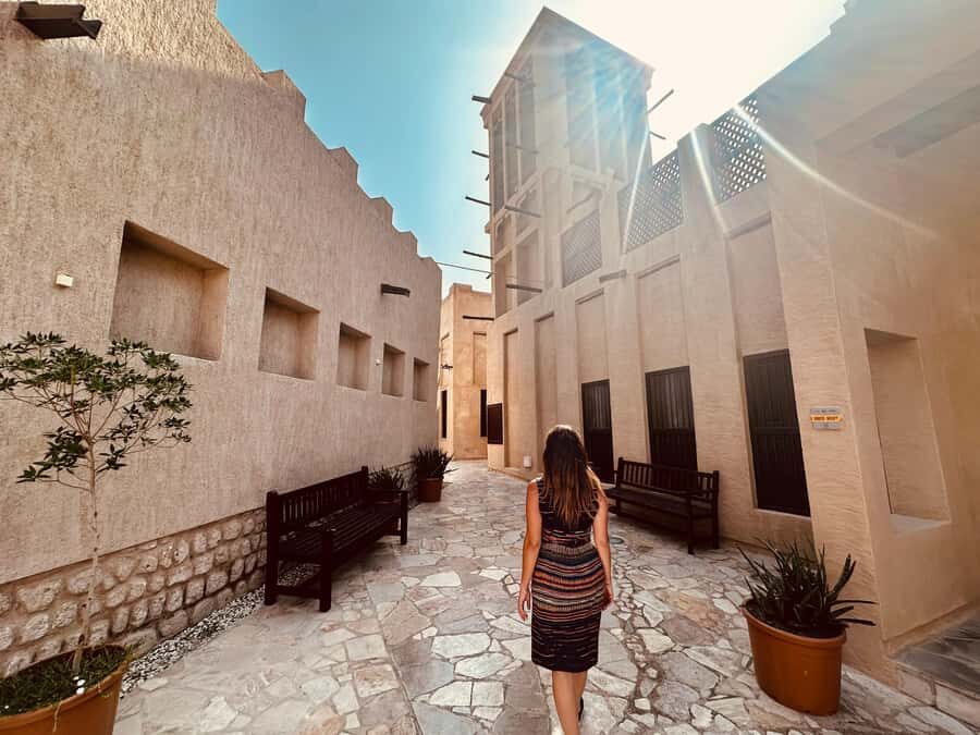 Walking tour of Historical Dubai with french guide - Al Fahidi Fort and the religious-landmark pass-by: history you can place