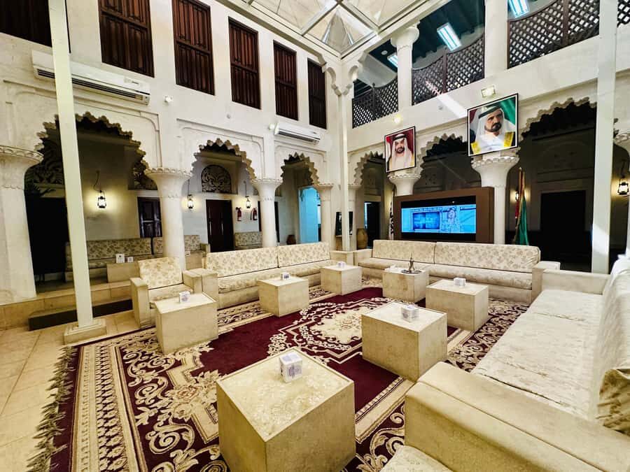 Walking tour of Historical Dubai with french guide - Crossing the souqs: how to avoid the usual tourist loop