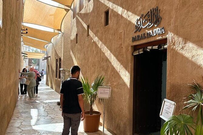 Walking Tour with local Friend and Discover Old Dubai - Al Fahidi Historical Neighbourhood: Joint Families and Wind-Tower Life